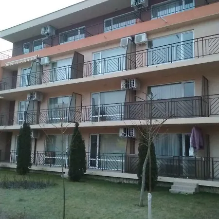 Private Single Located In Orhid Ford Garden Апартамент