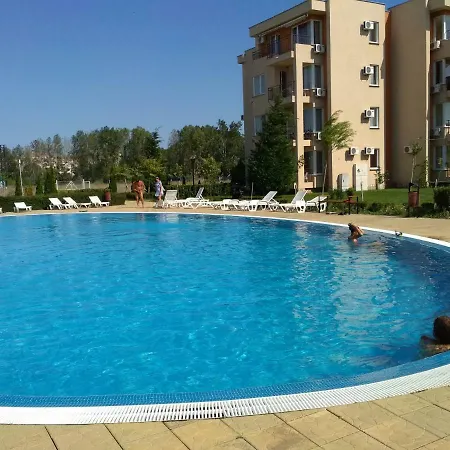 Private Single Located In Orhid Ford Garden Апартамент
